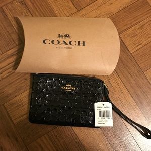 Coach wristlet NWT